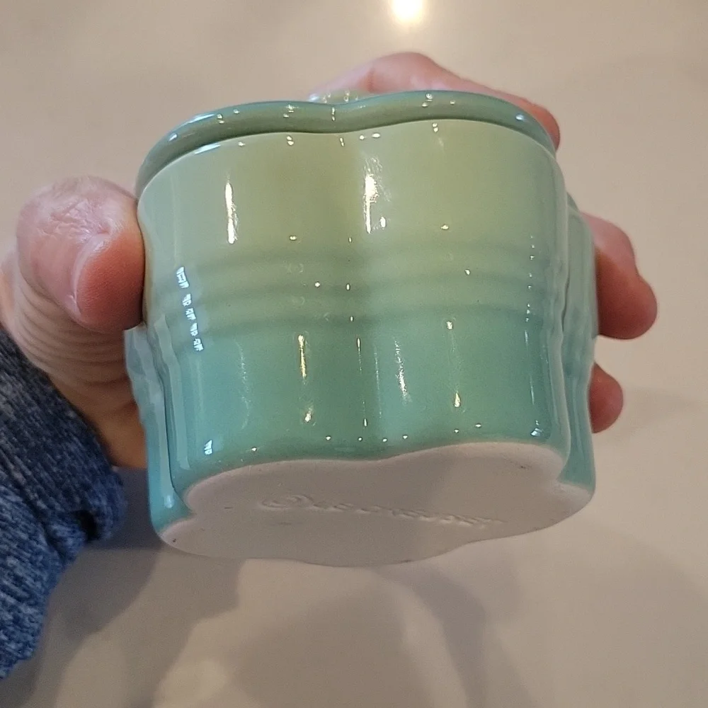 Le Creuset Flower Cocotte With Lid - Picture 5 of 5